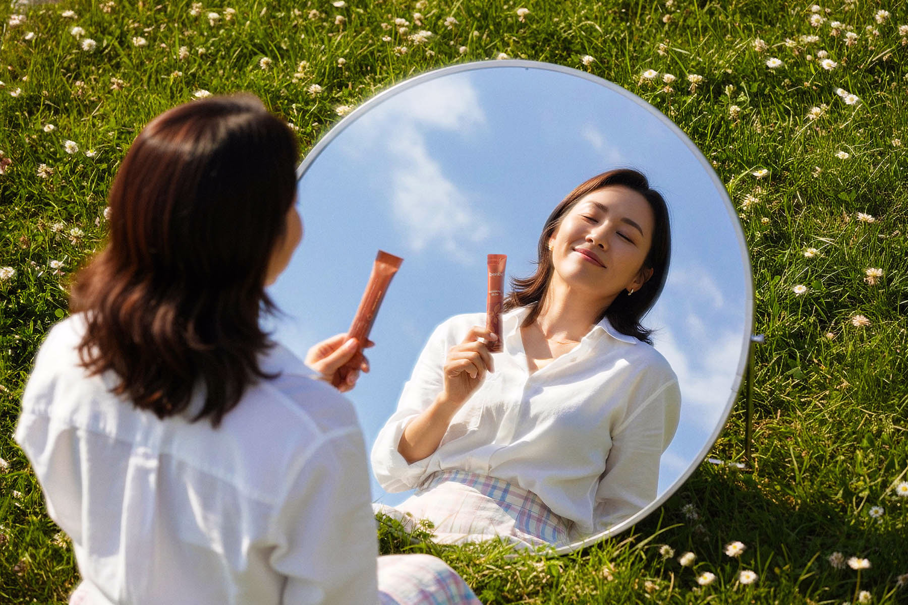 Beinbe branding model mirror concept photography