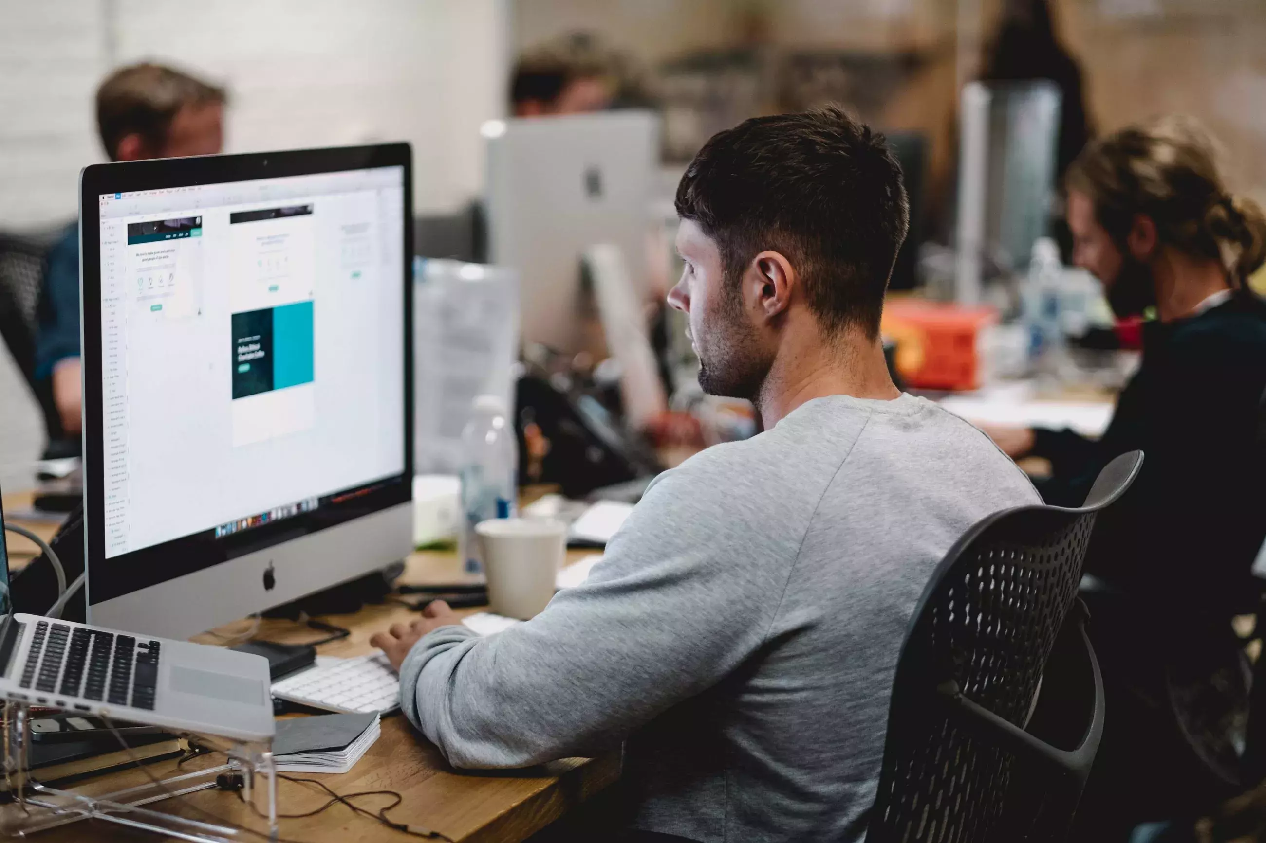 How much does a UX designer earn around the World?
